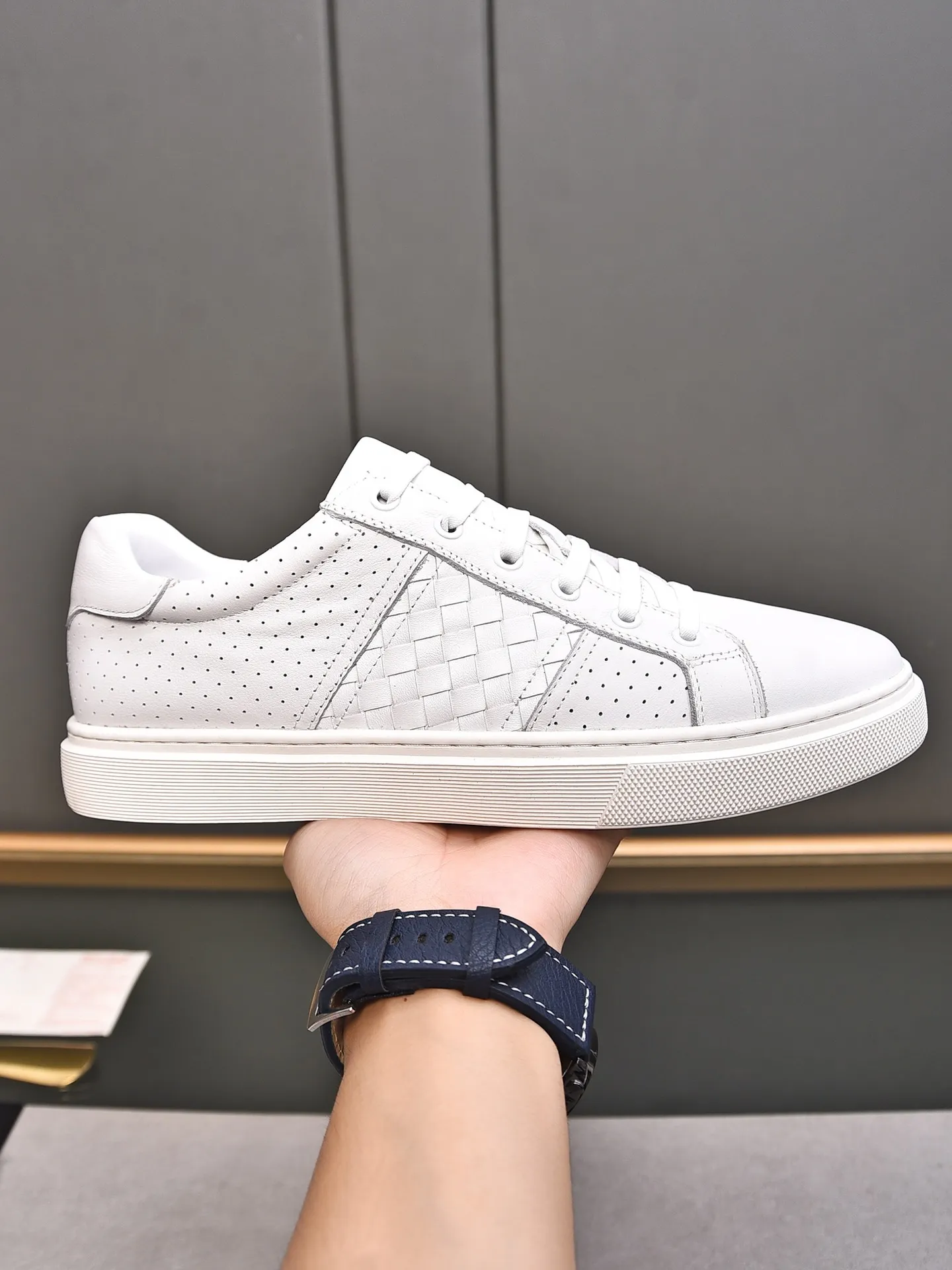 Men's shoes 💰480 [Lace-up series] BOTTEG* VENET* - high-end boutique Size: 38-44 (45 customized) BV new product, first-layer cowhide artificially woven classic style and contemporary fashion temperament harmoniously blend, rubber soles are light and flexible, water-dyed cowhide pads! [Taobao, Tmall, and live streaming are the first choices]